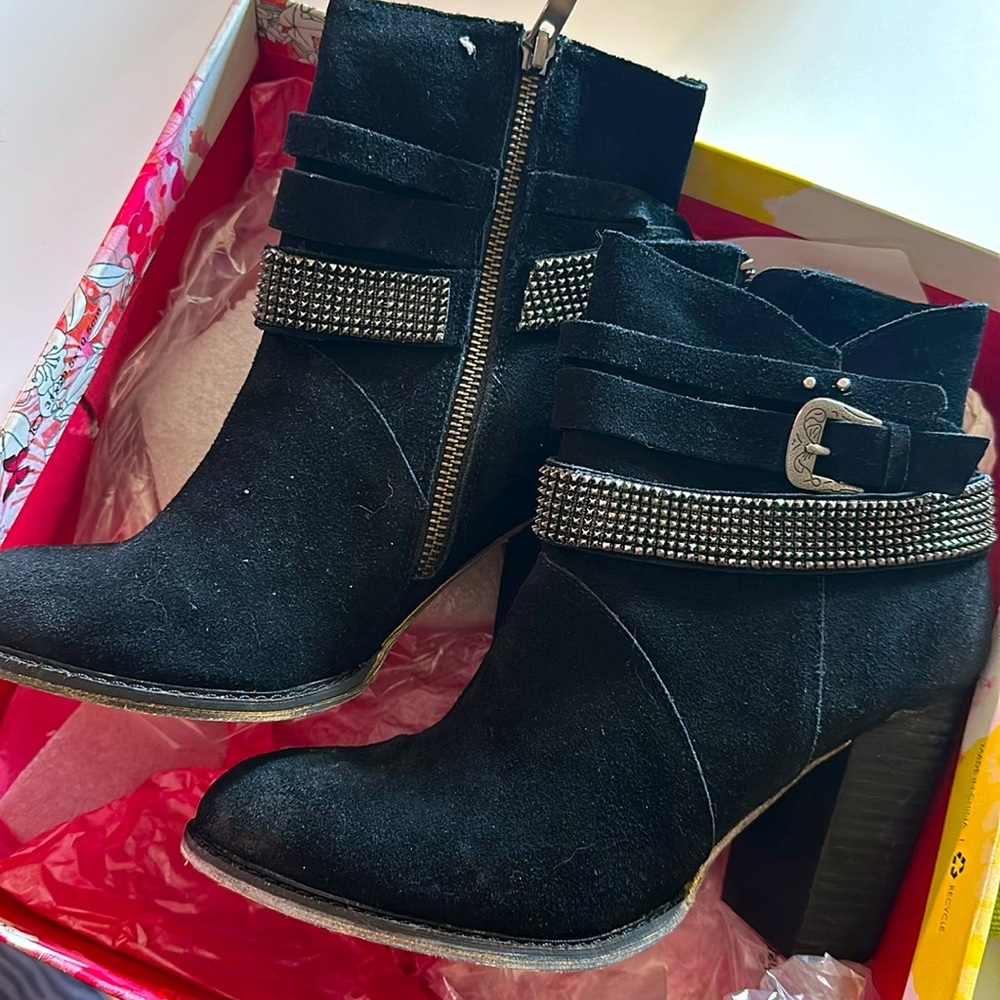 Chinese Laundry booties